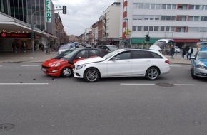 Polizeidirektion Landau: POL-PDLD: Blockierte Kreuzung