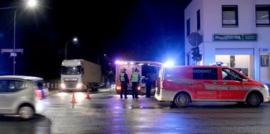 Polizei Rheinisch-Bergischer Kreis: POL-RBK: Bergisch Gladbach - Radfahrer in Schildgen schwerstverletzt