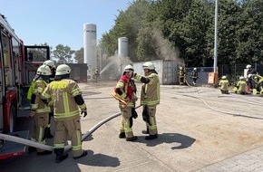 Freiwillige Feuerwehr der Stadt Goch: Feuerwehr Goch: Schwei&szlig;arbeiten l&ouml;sen Containerbrand aus