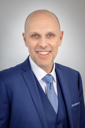 Pressemitteilung - Wichtige Meilensteine erreicht, Stiftungsrat und Wissenschaftlicher Beirat gestärkt: Die FernUni Schweiz ist stolz auf ihre Erfolge