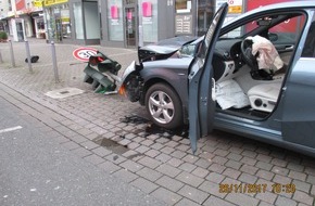 Polizei Hagen: POL-HA: Hagen- Verletzter und hoher Sachschaden bei Verkehrsunfall