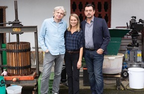 ARD Das Erste: "Steirerglück" (AT): Hary Prinz und Anna Unterberger ermitteln bei Kuschelseminar in der Steiermark
