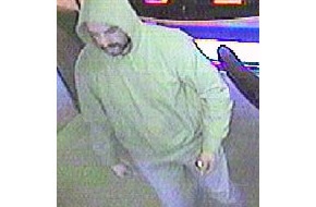 Polizei Düsseldorf: POL-D: Überfall in Gerrsheim - Wer kennt den Spielhallenräuber? - Polizei fahndet mit Bildern aus der Überwachungskamera - Fotos hängen als Datei an