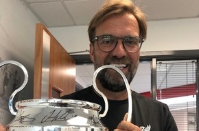 United Charity gemeinnützige Stiftungs GmbH: Jürgen Klopp: Mega-Erlös aus Charity-Auktion für Kinder / Ein Bieter aus Nordirland zahlt bei United Charity 12.100 Euro für signierte Champions League-Trophäe