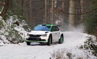 Skoda Auto Deutschland GmbH: Zehn SKODA Teams starten bei der Rallye Schweden - Youngster Oliver Solberg feiert Debüt mit dem SKODA FABIA Rally2 evo (FOTO)