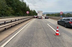 Polizeipräsidium Trier: POL-PPTR: Kleiner Unfall, großer Rückstau - LKW übersieht PKW