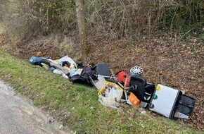 Polizeiinspektion Nienburg / Schaumburg: POL-NI: Lüdersfeld - Zeugenaufruf nach illegaler Müllentsorgung