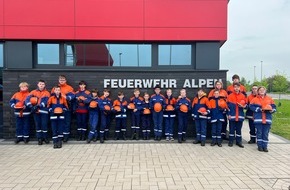 Freiwillige Feuerwehr Alpen: FW Alpen: Jugendfeuerwehr legte erfolgreich die Jugendflamme Stufe 1 ab