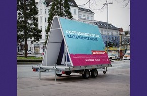 DAS FUTTERHAUS-Franchise GmbH & Co. KG: Zufluchtsort für kalte Nächte - Das City Life Billboard