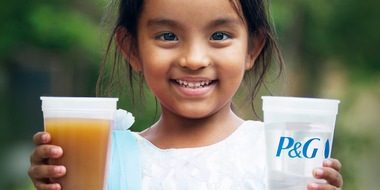 Procter & Gamble Germany GmbH & Co Operations oHG: "Children's Safe Drinking Water": Procter & Gamble setzt sich gemeinsam mit real für Zugang zu sauberem Trinkwasser ein und erweitert die Spendeninitiative mit METRO und real