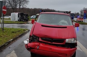 Feuerwehr Schwelm: FW-EN: Verkehrsunfall auf dem Zubringer im Autobahnkreuz Wuppertal Nord.