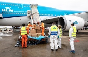 Panta Rhei PR AG: Medienmitteilung: 100. KLM-Flug, der Fracht in der Kabine transportiert