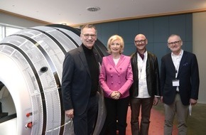 Klinikum Nürnberg: Pressemitteilung: Neues Großgerät für schonende Behandlung von Hirntumoren