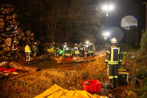 FFW Schwalmtal: Aufwendige Unwetterlage bildet Grundlage für die Jahresabschlussübung der Feuerwehr Schwalmtal