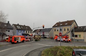 Freiwillige Feuerwehr Menden: FW Menden: Brand im Gebäude an der Fröndenberger Straße (FOTO)