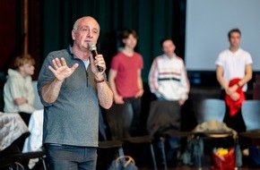 UseTheNews gGmbH: Gemeinsam f&uuml;r mehr Demokratiebildung: Grand-M&egrave;re Stiftung und #UseTheNews starten bundesweite Kooperation