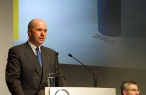 Opel Automobile GmbH: Bilanz 2001 / Opel mit 87 Millionen Euro Jahresgewinn / Zehn Milliarden Euro Investitionen bis 2006
