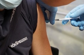 MineralBrunnen RhönSprudel Egon Schindel GmbH: Presseinformation RhönSprudel: Mitarbeiter erhalten Corona-Impfung