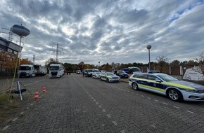 Hauptzollamt Hamburg: HZA-HH: Bundesweite Kontrollaktion zur Bekämpfung des Schmuggels // Zoll zeigt auch in Hamburg Präsenz