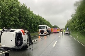 Feuerwehr Paderborn: FW Paderborn: Verkehrsunfall auf der B64 fordert drei Verletzte Personen, insgesamt sieben Fahrzeuge beteiligt