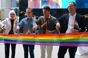 Flughafen Köln/Bonn GmbH: Regenbogenfarben am Köln Bonn Airport