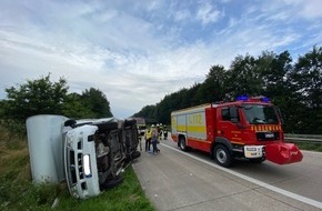 Polizeiinspektion Delmenhorst / Oldenburg - Land / Wesermarsch: POL-DEL: Wohnmobil kippt nach Reifenplatzer auf der A1 im Bereich der Gemeinde Harpstedt