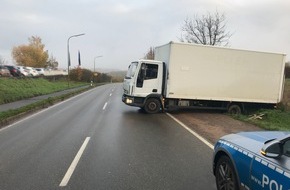Polizeipräsidium Westpfalz: POL-PPWP: Nichts geht mehr: Lkw festgefahren