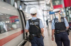 Bundespolizeidirektion München: Bundespolizeidirektion München: Erneut unerlaubt mit dem Zug über die Grenze/ Bundespolizei greift fünf ausweislose Migranten auf