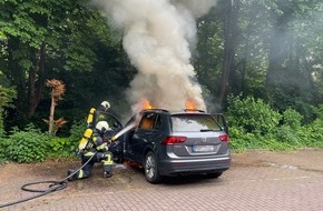 Freiwillige Feuerwehr Aurich: FW-AUR: Flammen schlugen aus Motorraum