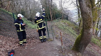 Feuerwehr Herdecke: FW-EN: Feuerwehr rettet 33- jährigen nach Boulder Unfall aus unwegsamen Gelände