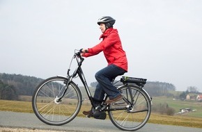 HUK-COBURG: Tipps für den Alltag / Pedellen ist nicht gleich Pedelec (FOTO)