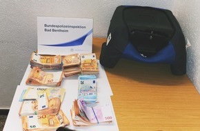 Bundespolizeiinspektion Bad Bentheim: BPOL-BadBentheim: Bargeldschmuggel: 50.000 Euro in Kindersitz versteckt