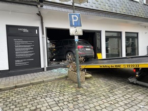 FW-EN: Verkehrsunfall Frankfurter Straße