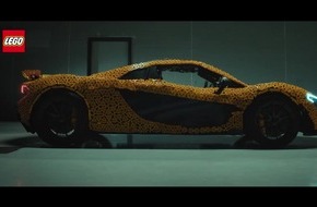 Lando Norris fährt Silverstone-Rekord im McLaren P1 Supersportwagen komplett aus LEGO Steinen Lando Norris fährt Silverstone-Rekord im McLaren P1 Supersportwagen komplett aus LEGO Steinen