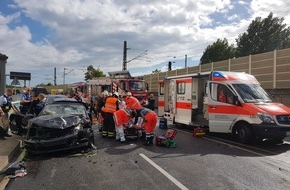 Polizeipräsidium Koblenz: POL-PPKO: Schwerverletzter bei Verkehrsunfall auf B 42