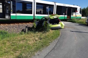 Bundespolizeiinspektion Klingenthal: BPOLI KLT: Erneut Unfall an unbeschranktem Bahnübergang im Vogtland