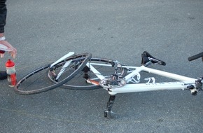 Polizeiinspektion Nienburg / Schaumburg: POL-STH: Fahrradfahrer bei Verkehrsunfall schwer verletzt