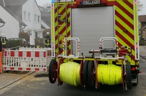 Feuerwehr Gelsenkirchen: FW-GE: Brennende Waschmaschine sorgt für Kellerbrand in Gelsenkirchen Resse / Rauchmelder warnt Bewohnerin rechtzeitig im Dachgeschoss
