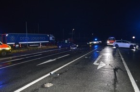 Polizeiinspektion Stade: POL-STD: Motorroller am Horneburger Bahnhof entwendet, Horneburger Polizei sucht Unfallverursacher und Zeugen, Verkehrsunfall mit drei leicht verletzten Personen auf der B 73 in Stade - Polizei sucht Zeugen