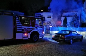 Feuerwehr Bochum: FW-BO: "Kommen Sie schnell, hier schlagen Flammen aus dem Fenster eines Mehrfamilienhauses"