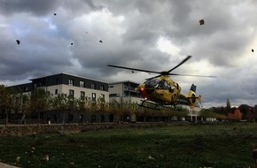 Feuerwehr Herdecke: FW-EN: Rettungshubschrauber landete an der Ruhraue - Medizinischer Notfall im Fitnessstudio