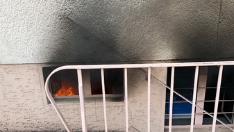 Feuerwehr Gladbeck: FW-GLA: Kellerbrand in der Pa&szlig;mannstra&szlig;e - Feuerwehr verhindert weitere Brandausbreitung