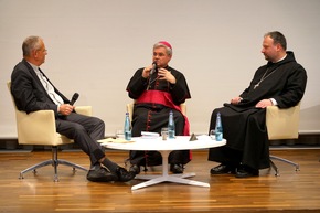 Hoffnung auf Verständigung im Heiligen Land - Dreikönigsempfang in der Katholischen Akademie Schwerte mit Erzbischof Dr. Udo Markus Bentz, Ministerpräsident a.D. Armin Laschet und Abt Dr. Nikodemus Schnabel OSB