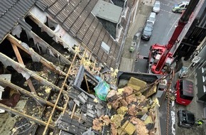 Feuerwehr Essen: FW-E: Explosion in einem Mehrfamilienhaus - eine verstorbene Person gefunden