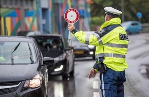Bundespolizeidirektion München: Bundespolizeidirektion München: Mit dem überbesetzten Taxi nach Deutschland/ Bundespolizei greift Migrantenfamilie auf