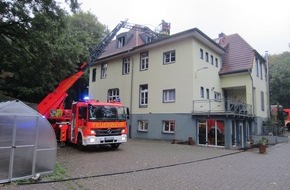 Feuerwehr Mülheim an der Ruhr: FW-MH: Zwei Paralleleinsätze beschäftigen die Feuerwehr Mülheim an der Ruhr
