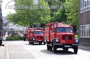 Verband der Feuerwehren in NRW e. V.: VdF-NRW: Teilnehmerrekord bei großer Feuerwehr-Oldtimer-Sternfahrt