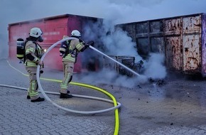 Freiwillige Feuerwehr Lehrte: FW Lehrte: Container brennen in Lehrter Recyclingbetrieb