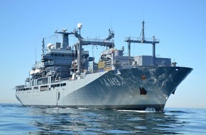 Presse- und Informationszentrum Marine: Einsatzgruppenversorger "Bonn" läuft mit Ziel östliches Mittelmeer aus