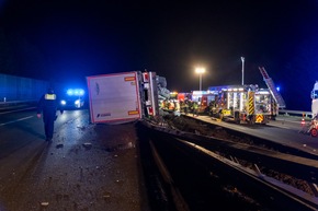 FW Porta Westfalica: 16.12.2025 - BAB2: Schwerer LKW-Unfall / 1 lebensgef&auml;hrlich verletzte Person